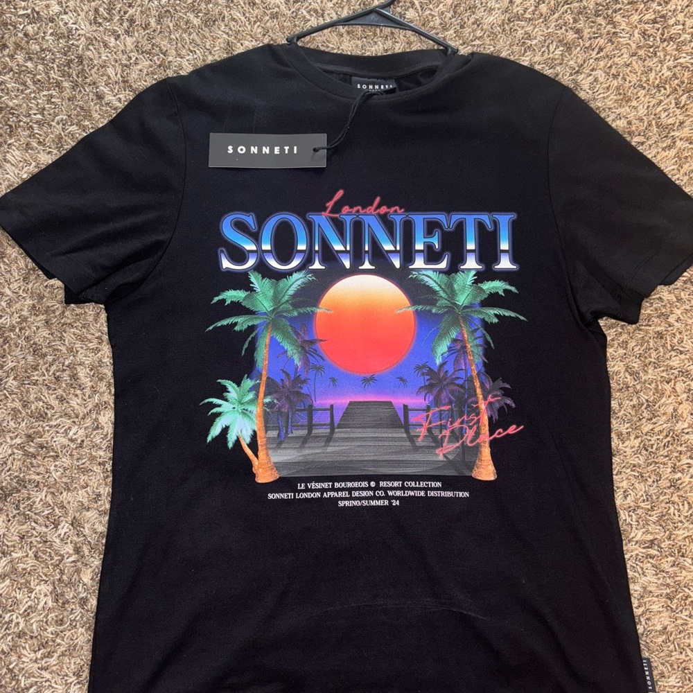 BRAND NEW. Size L will ship same or next day!
